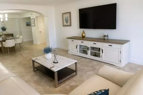 Hollywood, FL 33019,801 S Ocean Drive #206