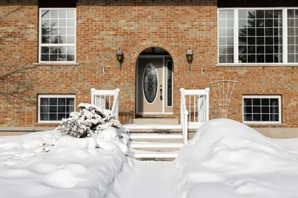 Huntsville, ON P0B 1L0,688 Stephenson 1 RD E