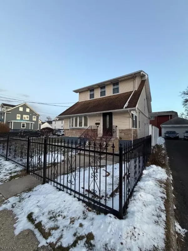 Elizabeth City, NJ 07202,746 Murray St #1