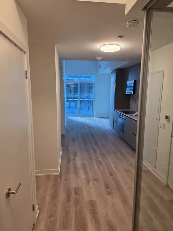 Toronto C10, ON M4P 0E9,120 Broadway AVE #608