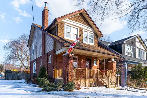 Toronto E02, ON M4L 3K8,33 Ladykirk AVE
