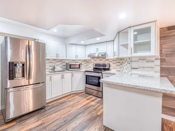 Mississauga, ON L5V 2H9,6408 Newcombe DR #Basement