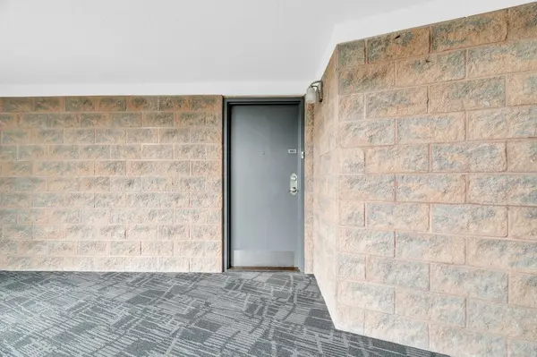 Guelph, ON N1H 8E9,24 Marilyn DR #503