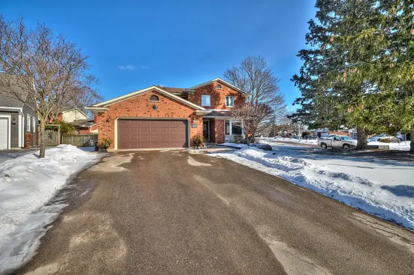 28 Dixon CRES, Welland, ON L3C 6P4