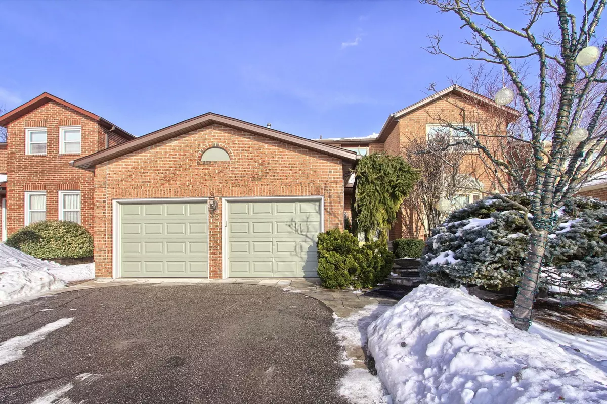 Richmond Hill, ON L4C 7S2,36 Houseman CRES
