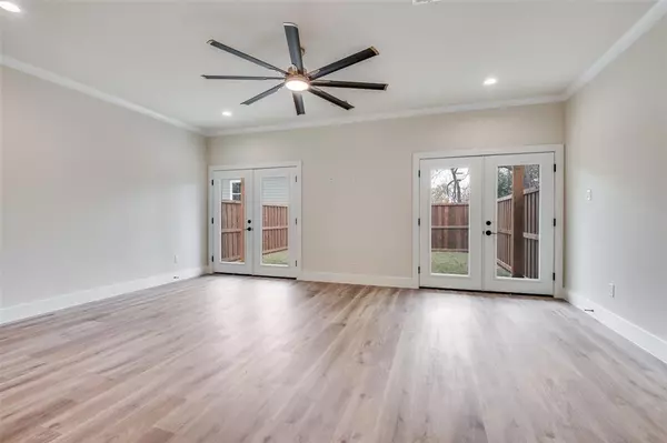 Dallas, TX 75203,420 Sparks Street