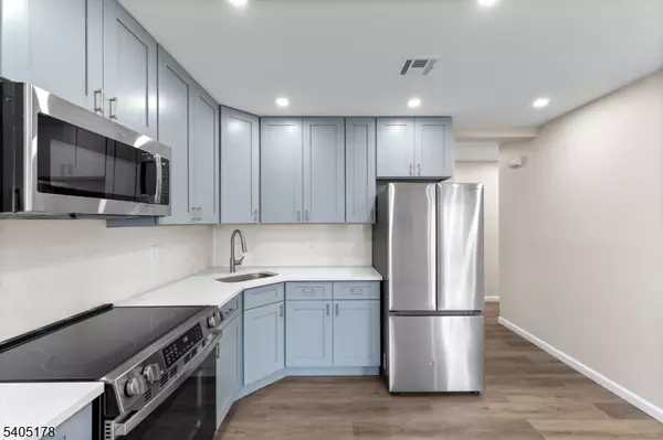 Rahway City, NJ 07065,80 E Emerson Ave