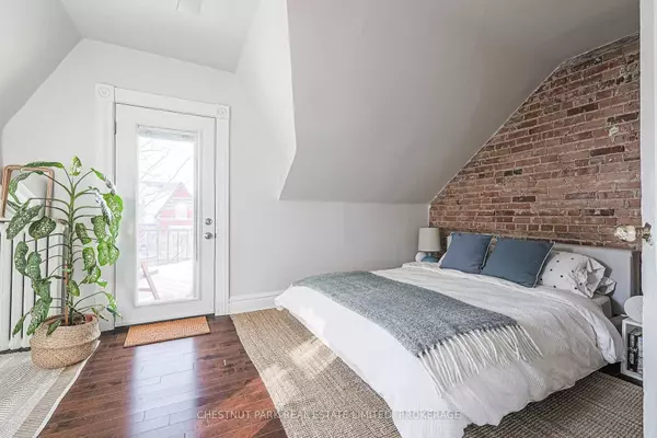 Toronto C01, ON M6G 2T3,553 Euclid AVE #Upper