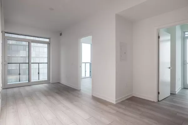 Toronto C10, ON M4P 1V7,110 Broadway AVE #2209S