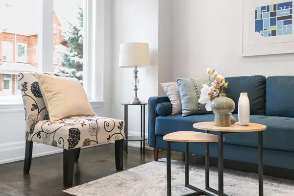 Toronto C01, ON M5T 1P1,68A Oxford ST