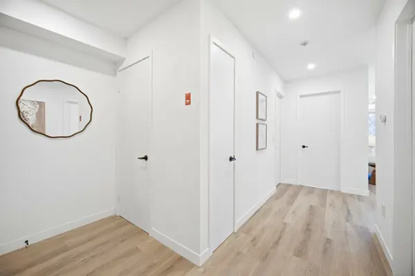 Toronto E10, ON M1E 0C8,61 Orchard Park DR #203