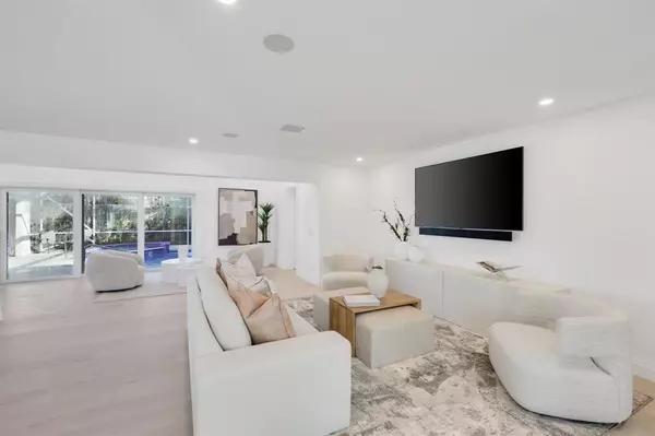 Boca Raton, FL 33432,735 NE 6th St