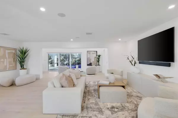 Boca Raton, FL 33432,735 NE 6th St