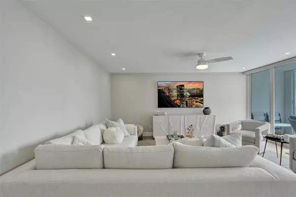 Fort Lauderdale, FL 33308,4300 N Ocean Blvd #9M