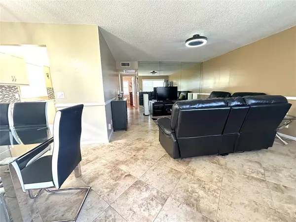 Deerfield Beach, FL 33442,13 Lyndhurst A #13