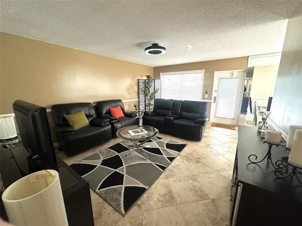 Deerfield Beach, FL 33442,13 Lyndhurst A #13