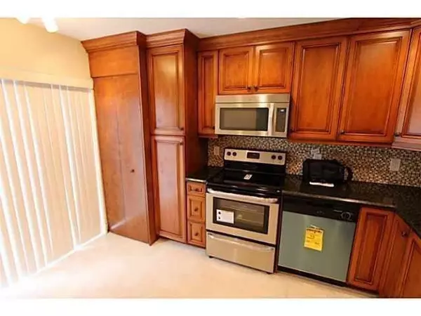 Pompano Beach, FL 33060,140 SE 12TH AVE #5