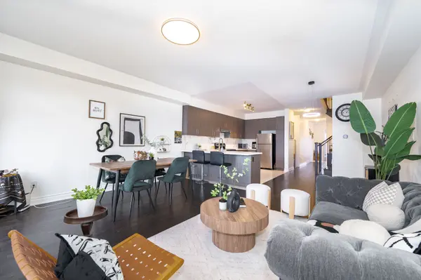 East Gwillimbury, ON L9N 0P5,24 Briarfield AVE