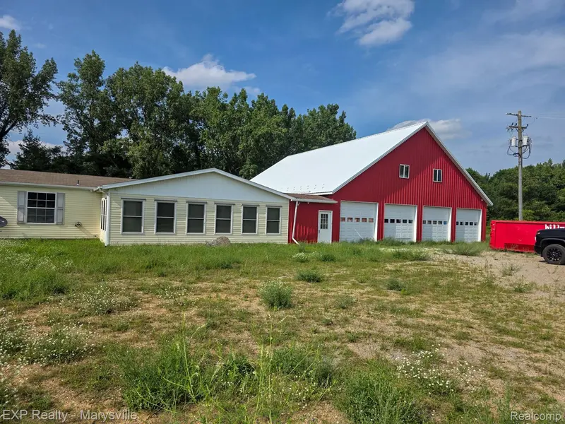 3473 Mertz RD, Caro, MI 48723