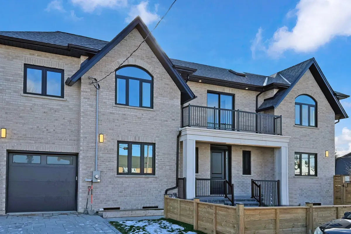 Toronto E04, ON M1R 1W9,122 Marble Arch CRES