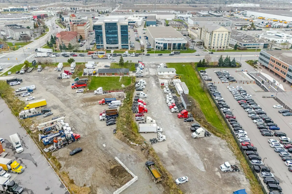 140-160 Derry RD E, Mississauga, ON L5T 2Y5