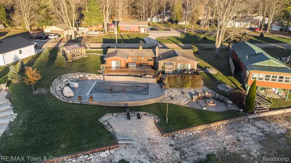 4148 Lakeside DR, Beaverton, MI 48612