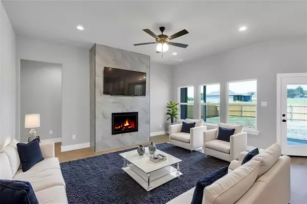 520 E Lamar Street, Palmer, TX 75152