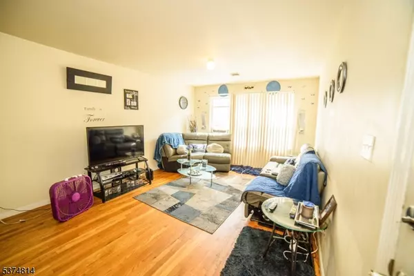 Newark City, NJ 07103,629 S 18Th St