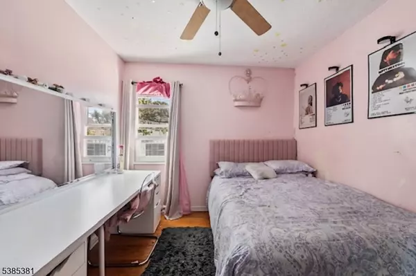 Passaic City, NJ 07055,35 7Th Ave