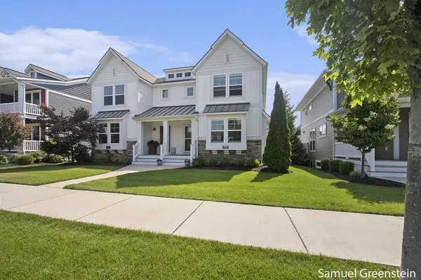 Holland, MI 49424,4728 Macatawa Legends BLVD #19