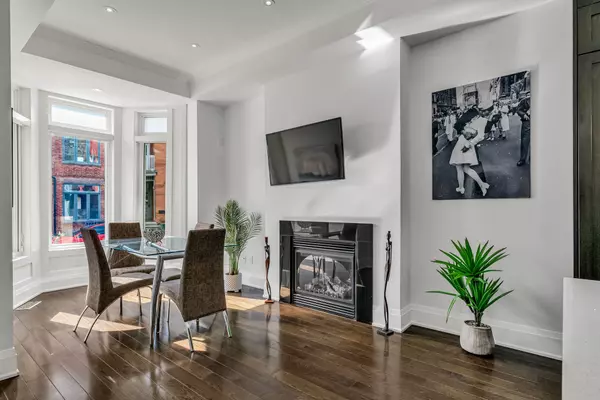 Toronto C01, ON M6J 3H1,285 Lisgar ST