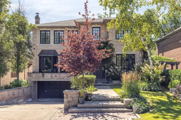 27 Bayview Wood, Toronto C12, ON M4N 1R8