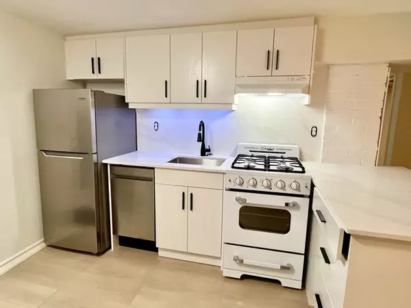 5 Edgewood GDNS #Basement, Toronto E02, ON M4L 3H4