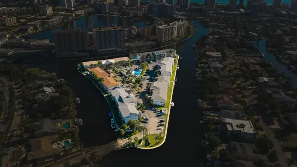 Hallandale Beach, FL 33009,450 Paradise Isle Blvd