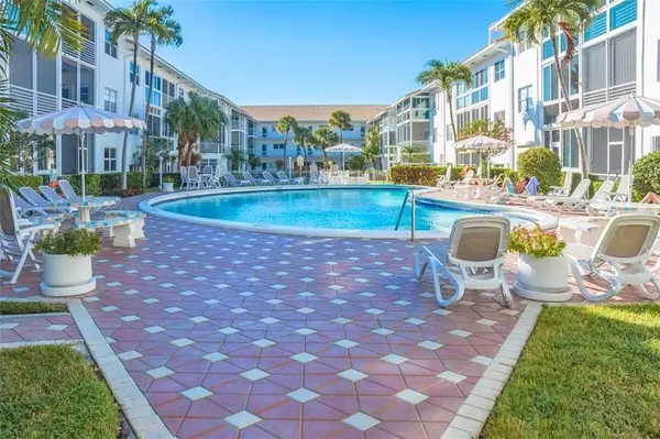 Lauderdale By The Sea, FL 33062,1461 S Ocean Blvd #211