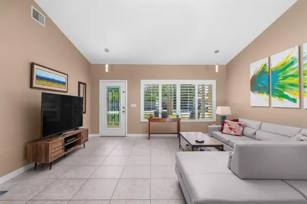 Wilton Manors, FL 33334,1441 NE 27th St