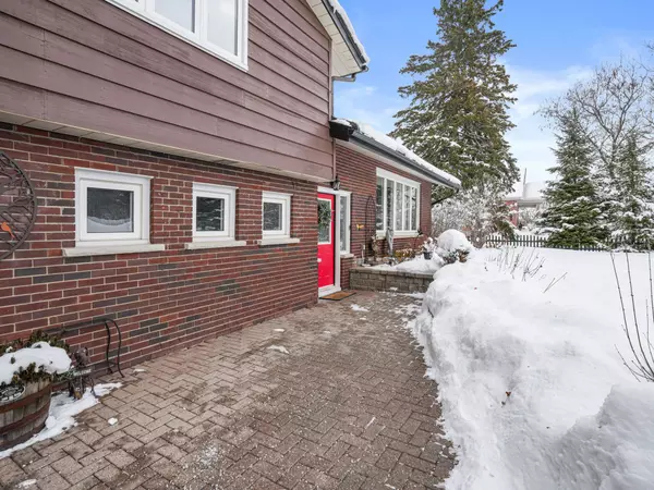 New Tecumseth, ON L9R 1K1,636 Victoria ST E