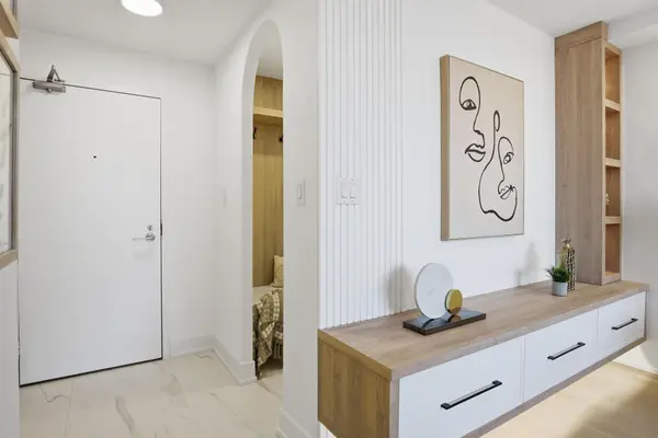 Toronto W01, ON M6S 3N4,60 Southport ST #909