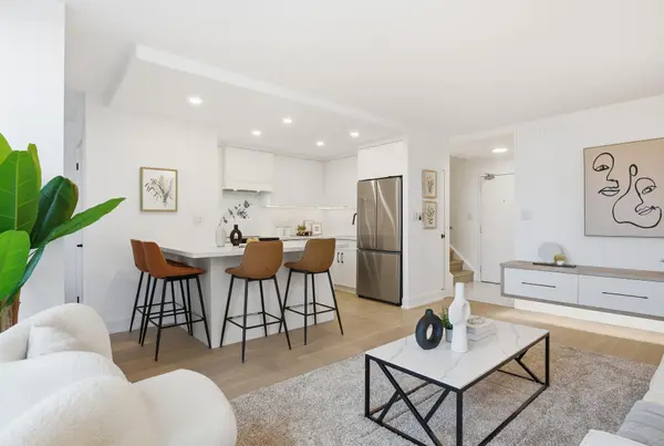 60 Southport ST #909, Toronto W01, ON M6S 3N4