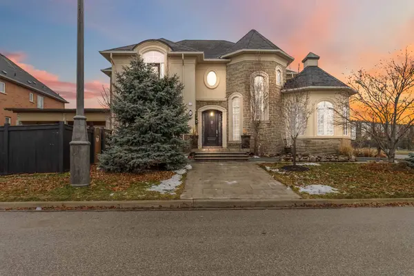 242 Milkweed WAY, Oakville, ON L6L 0A6