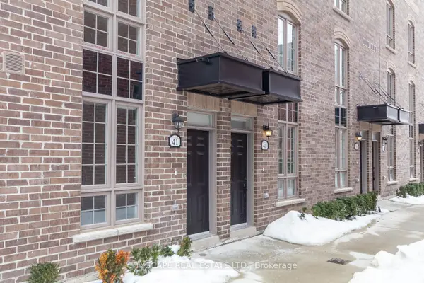 3 Elsie LN #44, Toronto W02, ON M6P 0B8