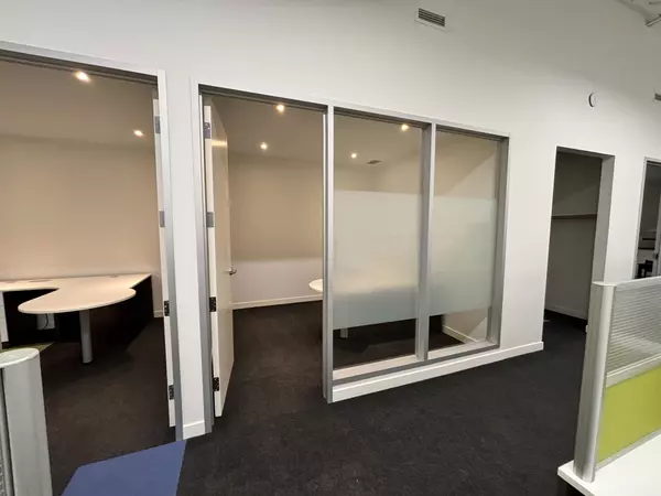 Burlington, ON L7M 1A9,3509 Mainway DR