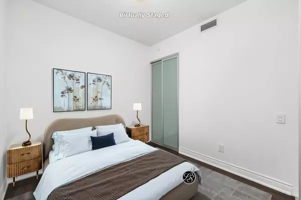 Toronto W06, ON M8Y 0B5,88 Park Lawn RD #1007