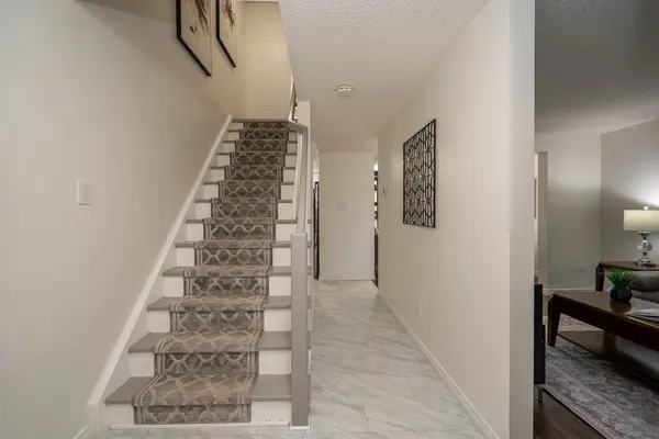 Orangeville, ON L9W 4T4,252 Elmwood CRES