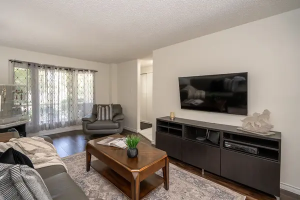 Orangeville, ON L9W 4T4,252 Elmwood CRES