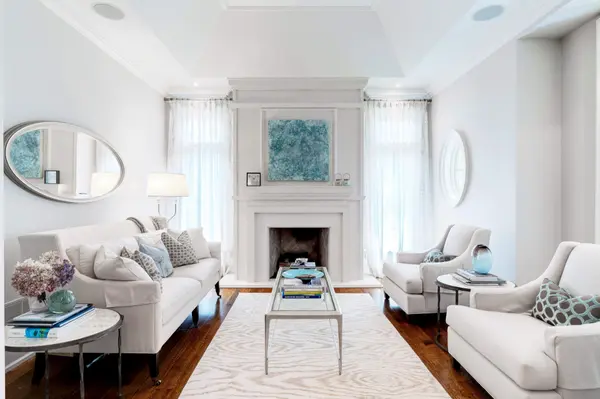 Oakville, ON L6J 4N3,71 Ennisclare DR W