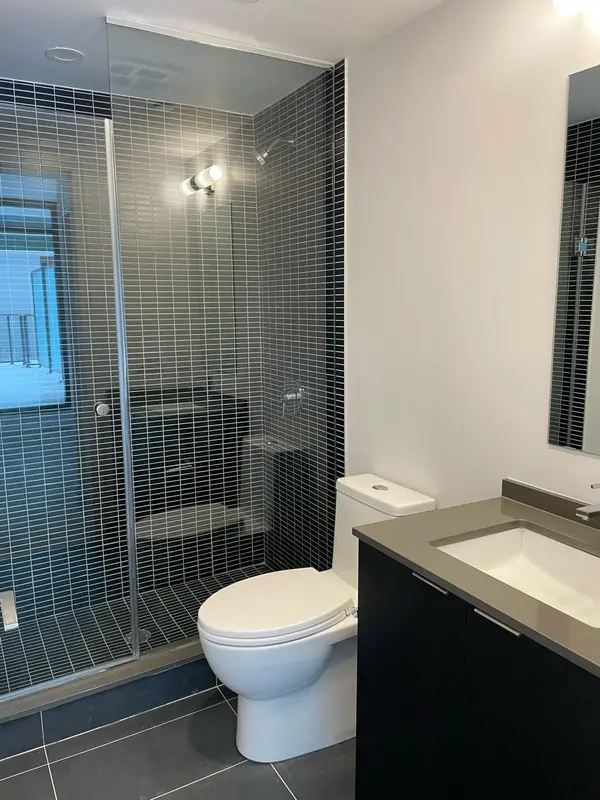 Hamilton, ON L8R 3J2,1 Jarvis ST #318