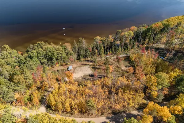 Deep River, ON K0J 1P0,274 McAnulty RD