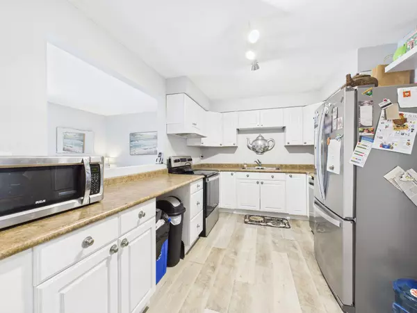 Kincardine, ON N2Z 1R7,624 Hunter ST