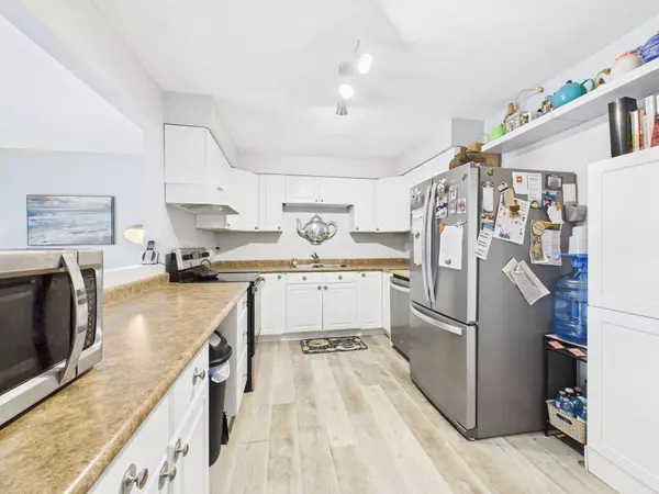 Kincardine, ON N2Z 1R7,624 Hunter ST